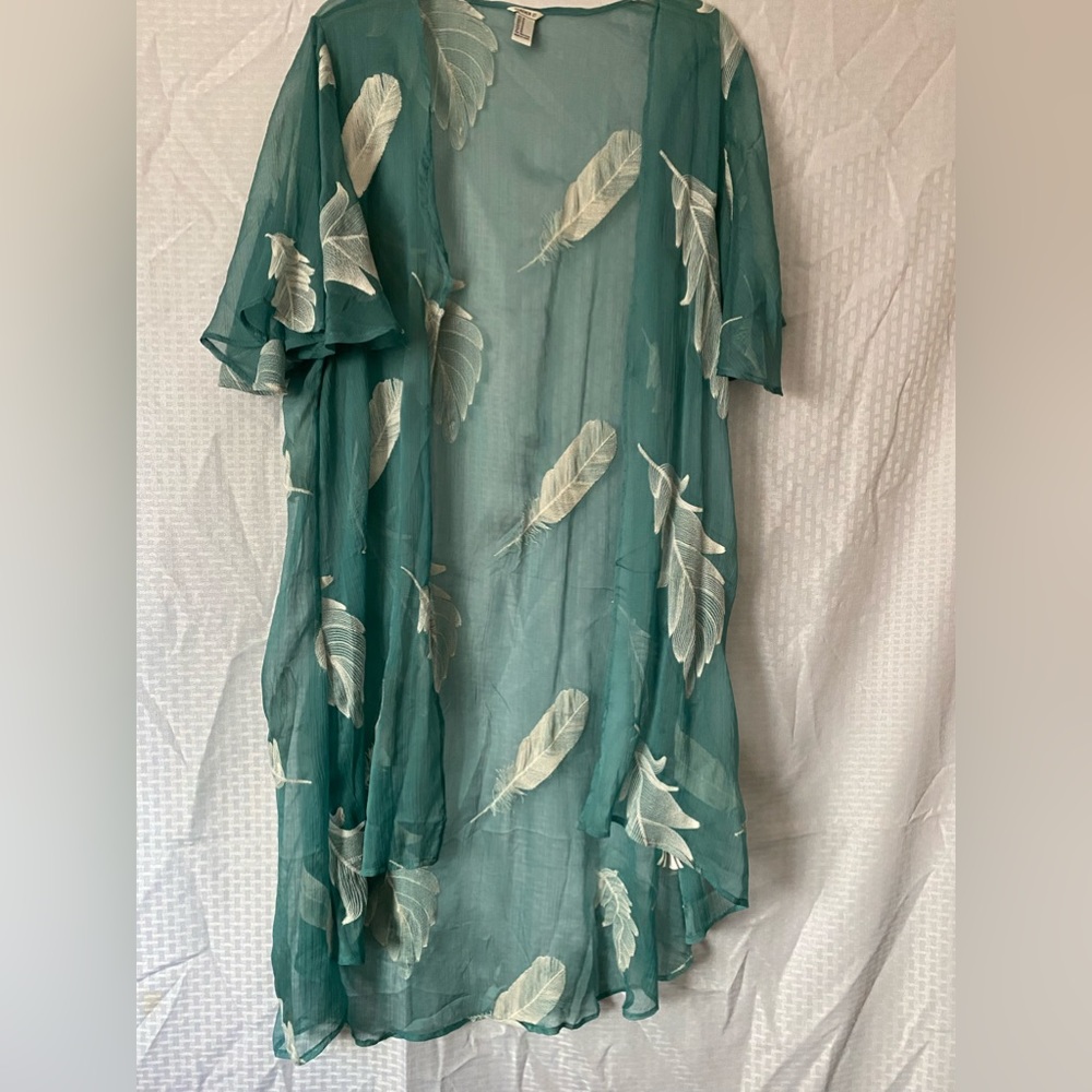 Kimono from Forever 21, never worn. Size M